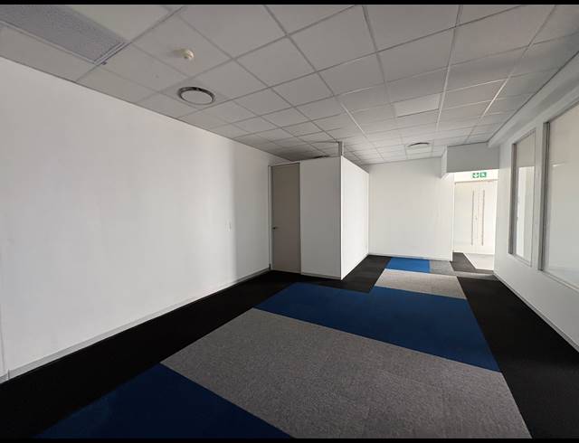 402M² OFFICE TO LET IN CLAREMONT